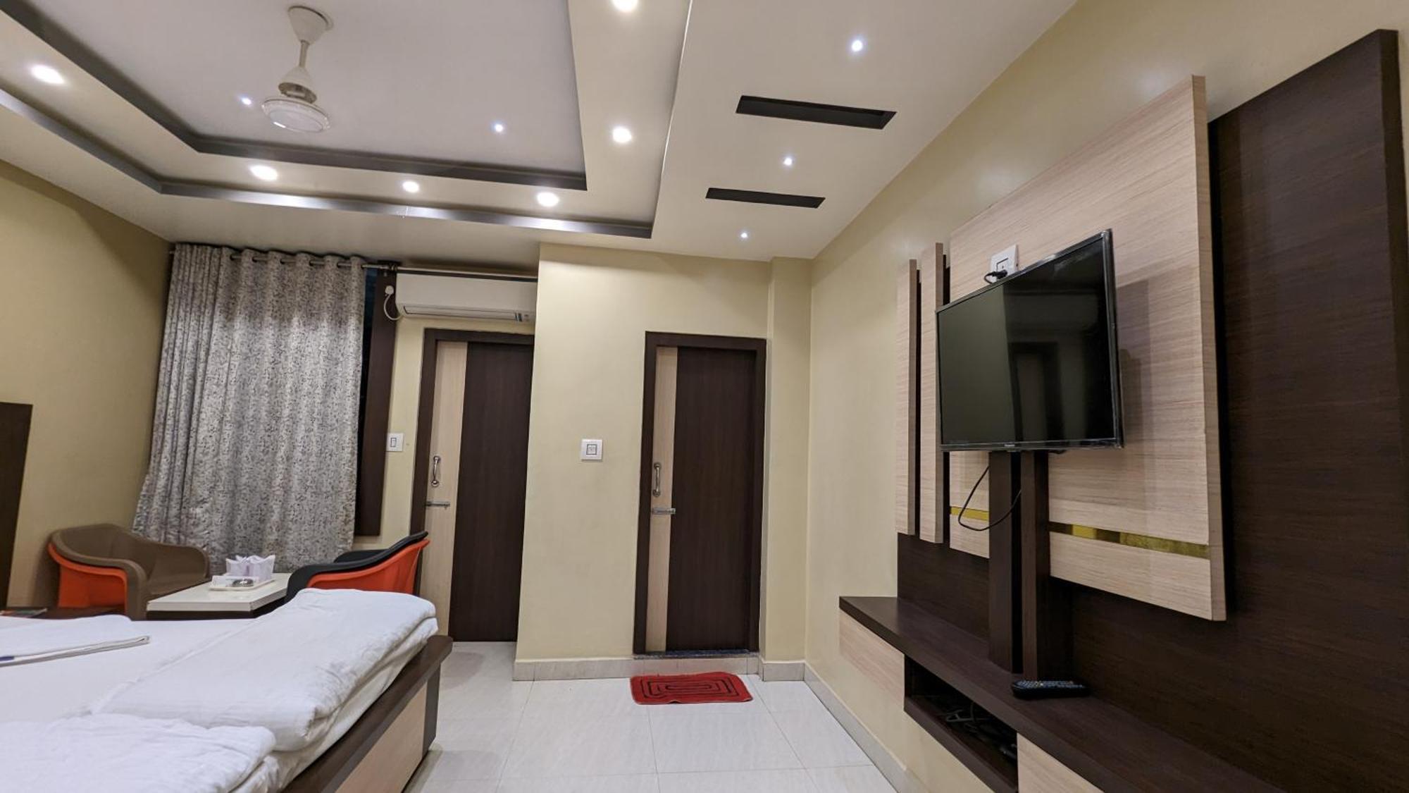 Hotel Binapani Deluxe 1 Tarapith Eksteriør bilde