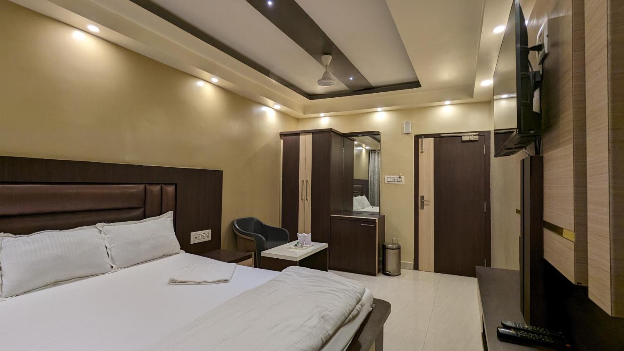 Hotel Binapani Deluxe 1 Tarapith Eksteriør bilde