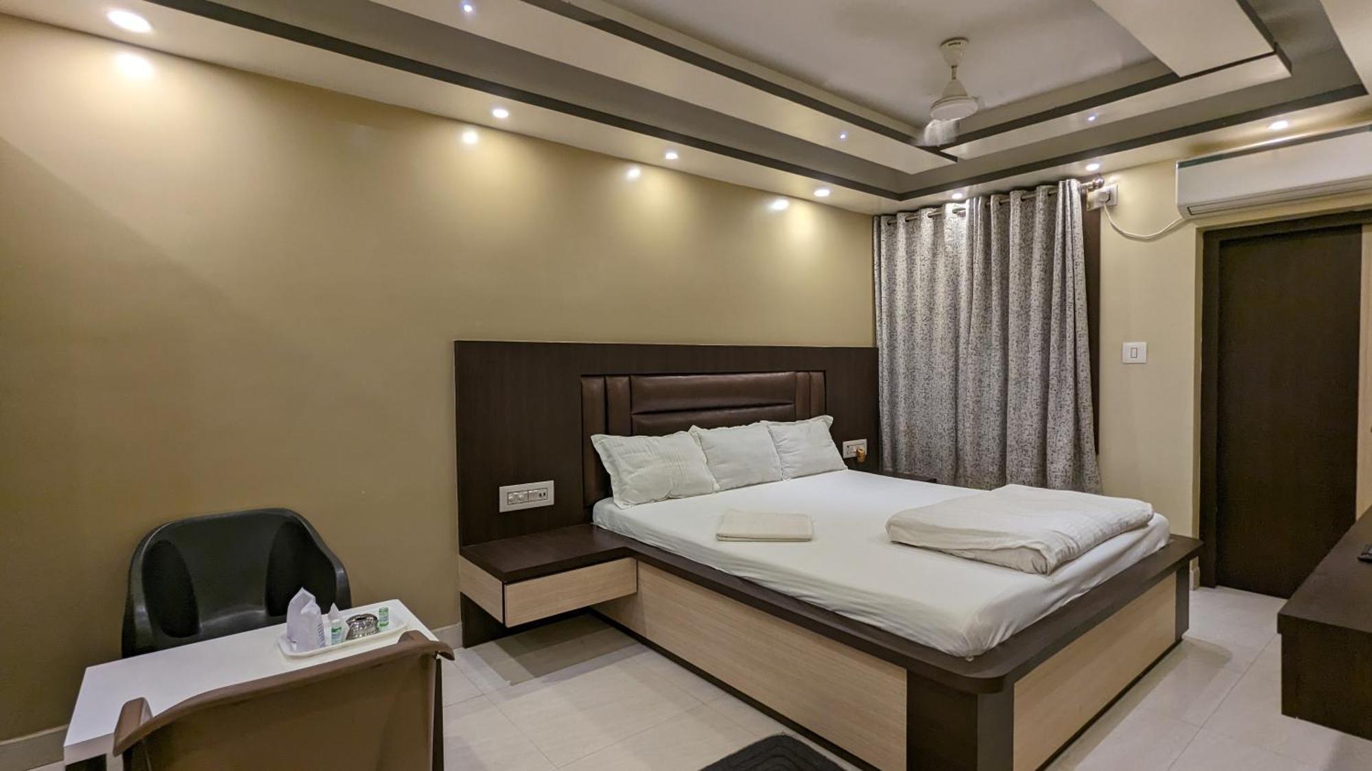 Hotel Binapani Deluxe 1 Tarapith Eksteriør bilde