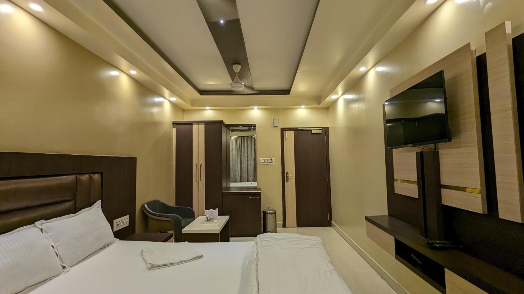 Hotel Binapani Deluxe 1 Tarapith Eksteriør bilde