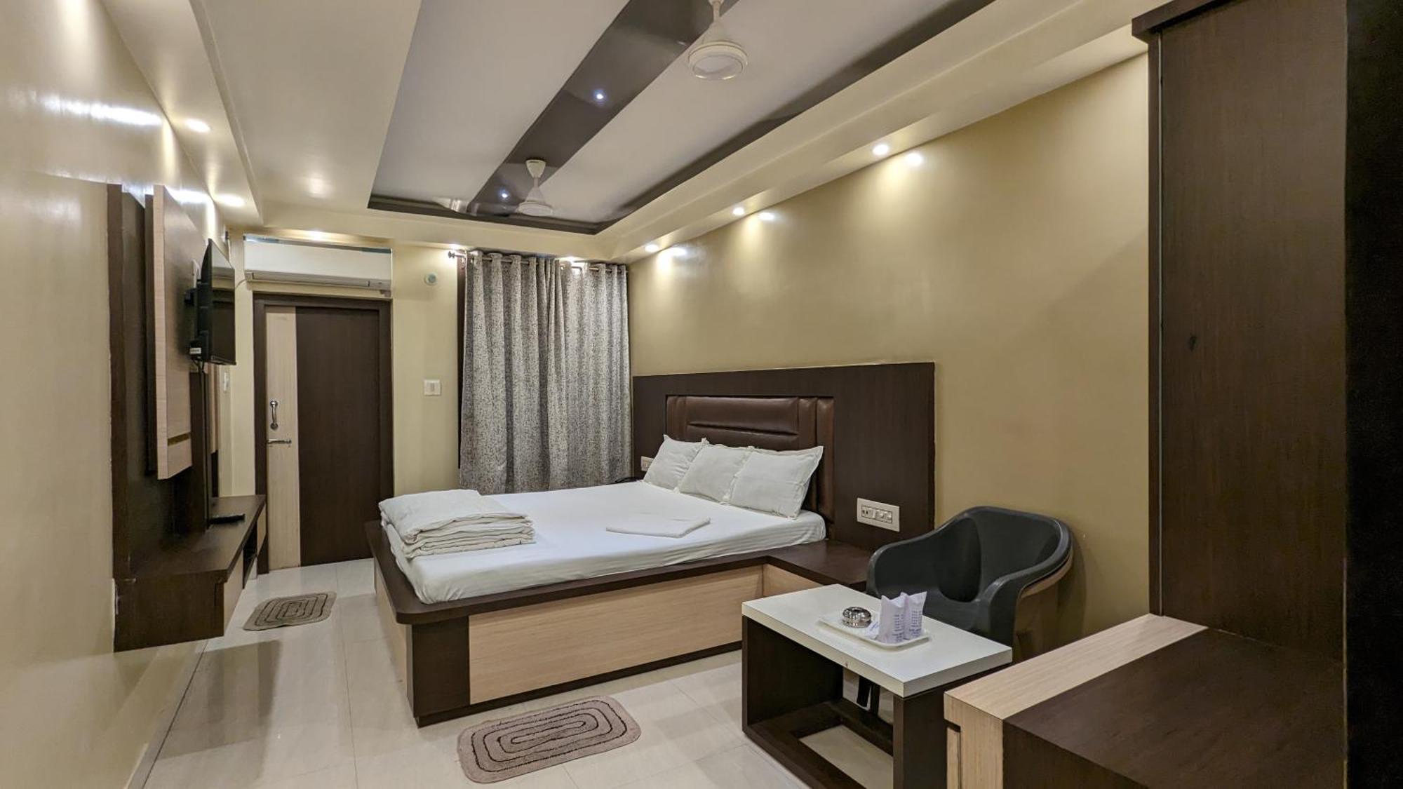 Hotel Binapani Deluxe 1 Tarapith Eksteriør bilde