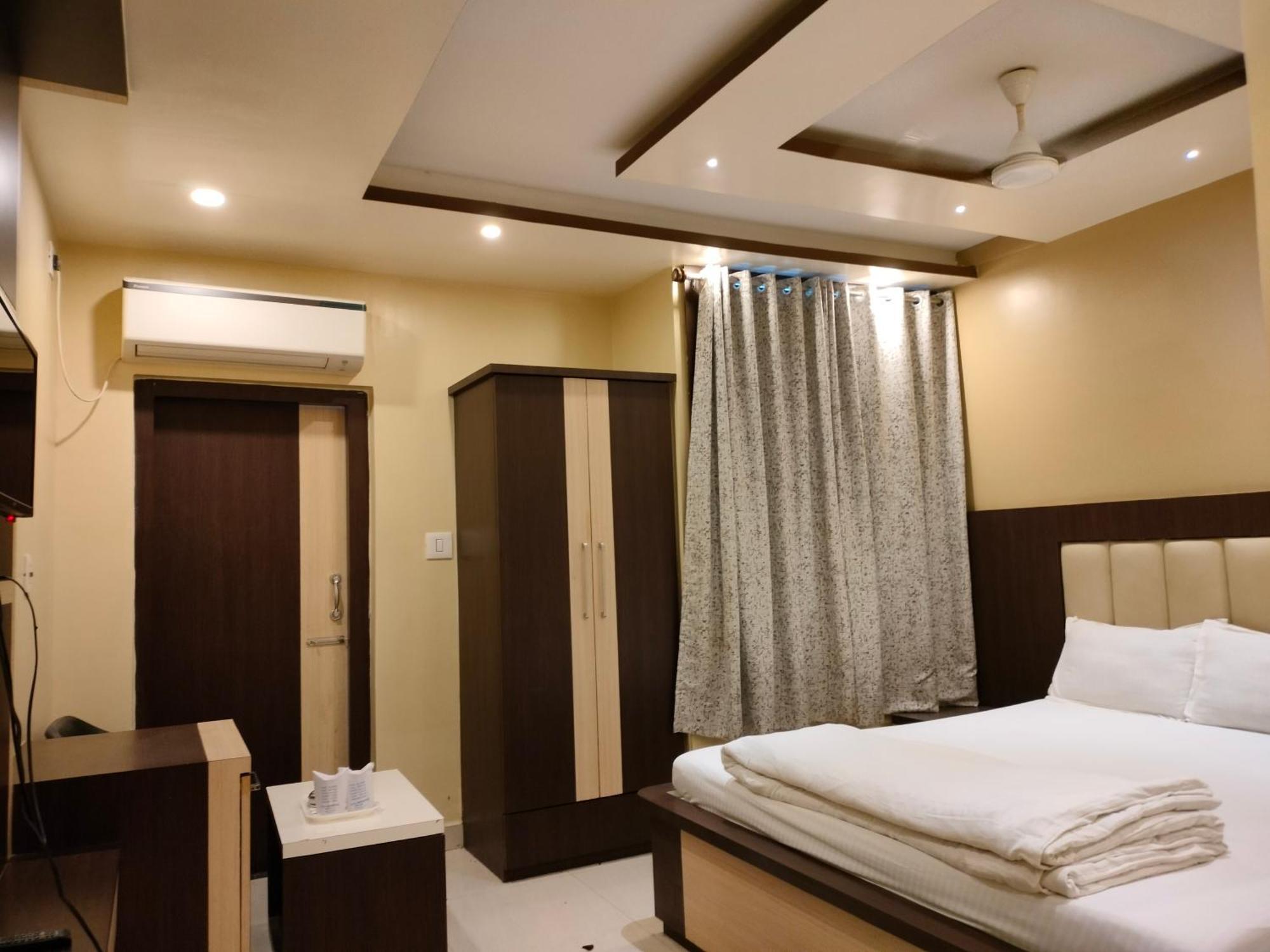 Hotel Binapani Deluxe 1 Tarapith Eksteriør bilde